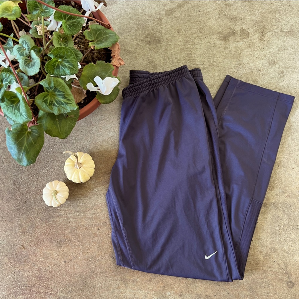 NIKE RUNNING  |  soft joggers with zip ankle